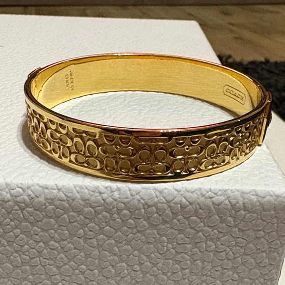 Coach Gold Signature Cs Bangle Vintage - Picture 1 of 5